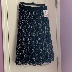 Brand New size small LuLaRoe Lola skirt
